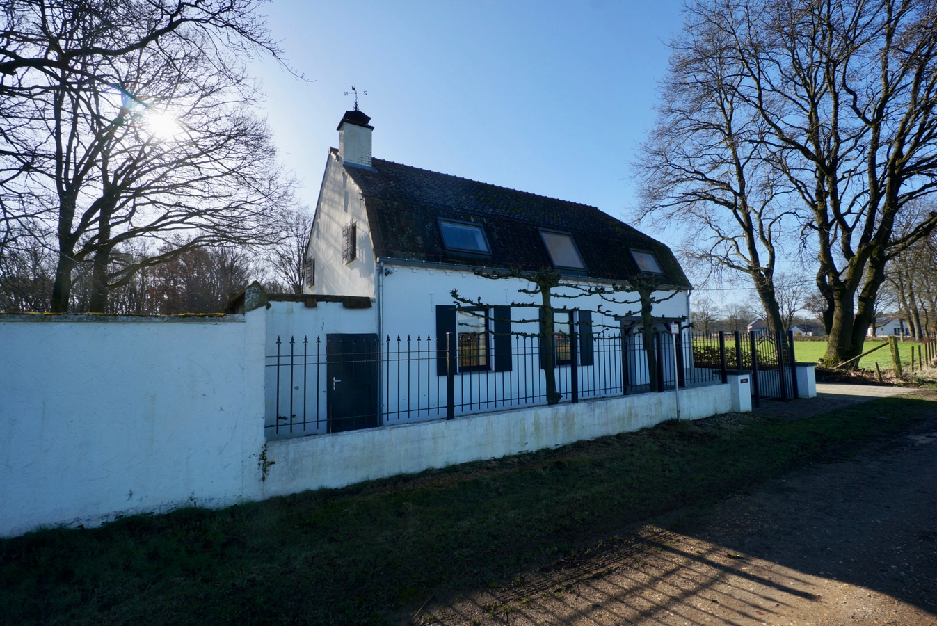 Charmante gerenoveerde hoeve met paardenstallen op ca. 2,5 ha te Gruitrode 