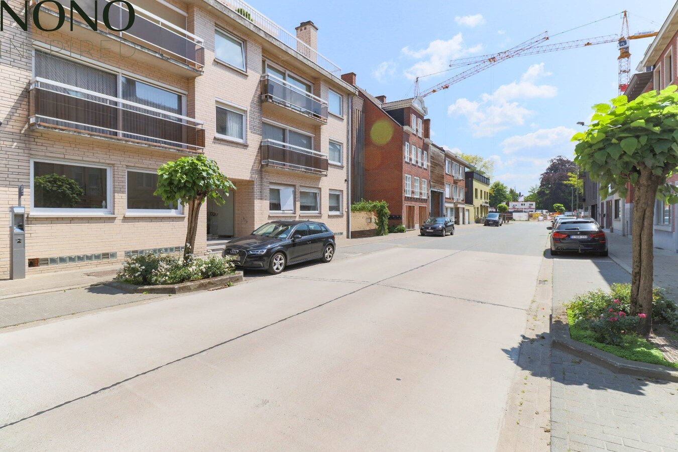 TOPLIGGING : Instapklaar 2 slaapkamer appartement met garage, terras en berging ! 