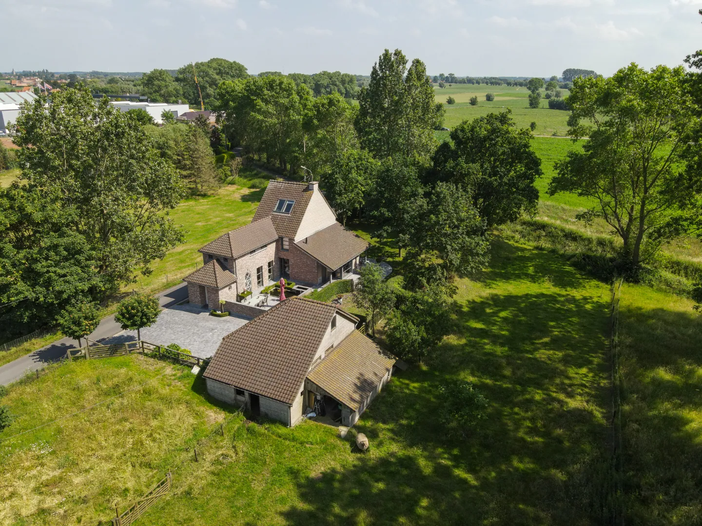 Prachtig gelegen landelijke woning op 5.450 m² met weide