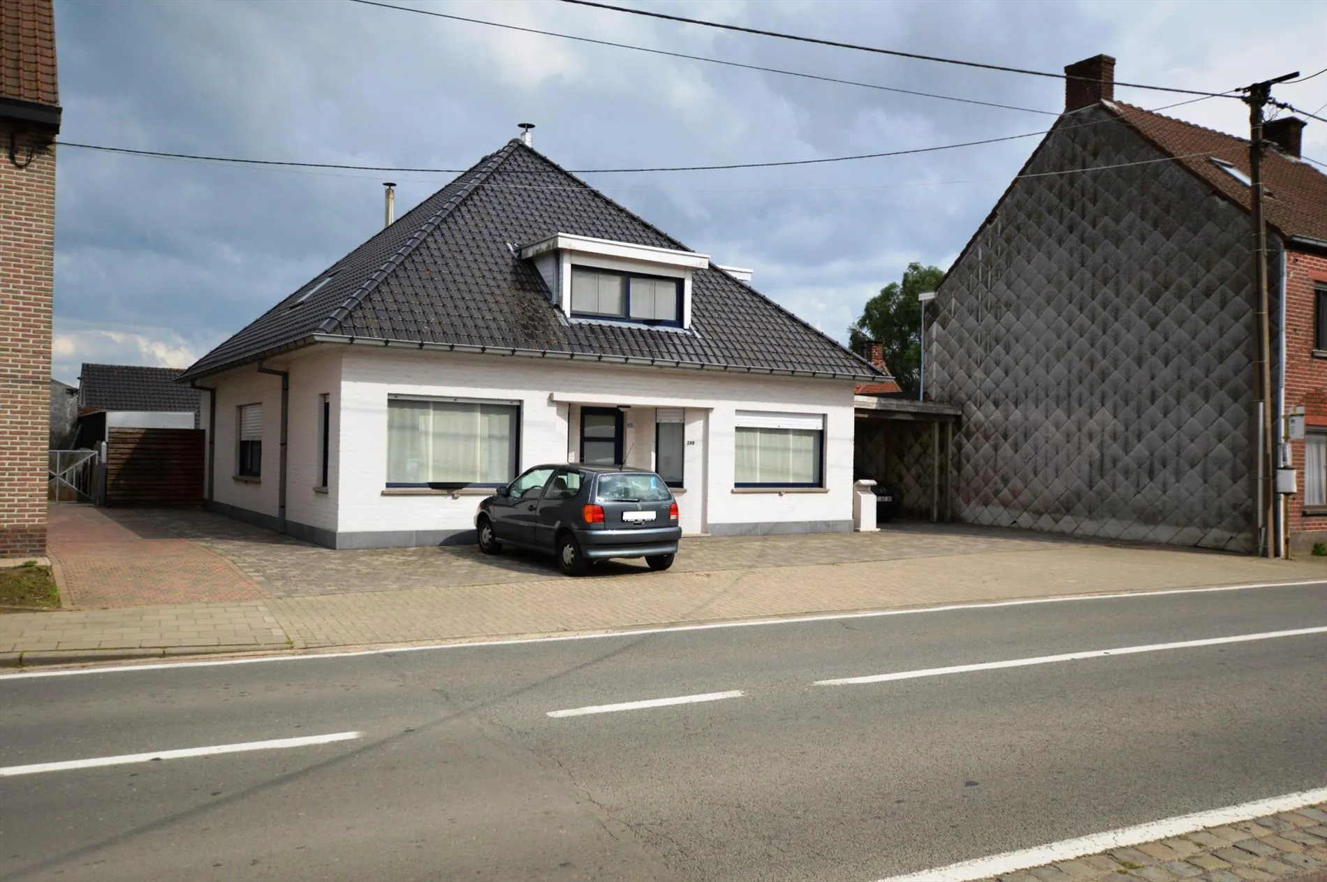 Prachtige open bebouwing met 4 slaapkamers en zonnige tuin op 690 m² te Torhout