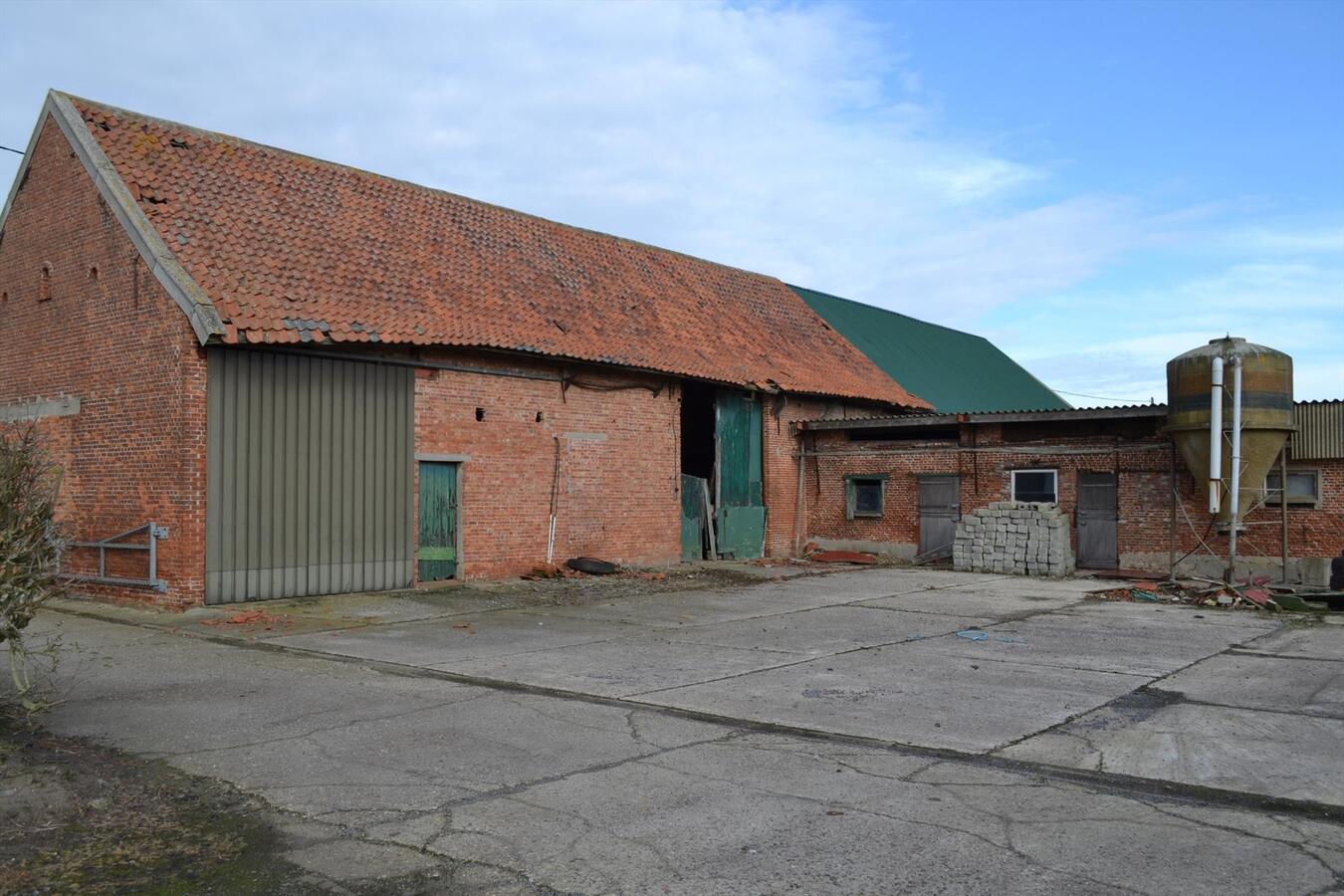 Te renoveren hoeve op ca 2,4 ha te Meerdonk 