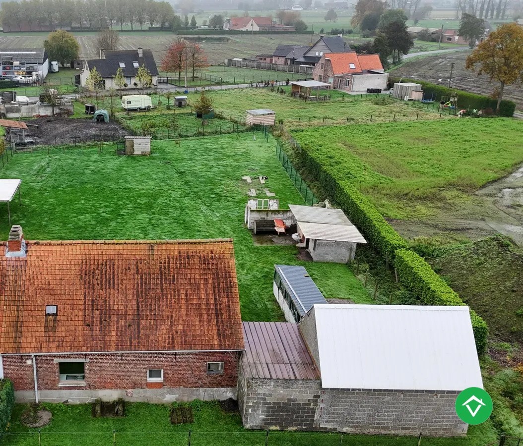 Rustig gelegen te renoveren woning in Torhout 