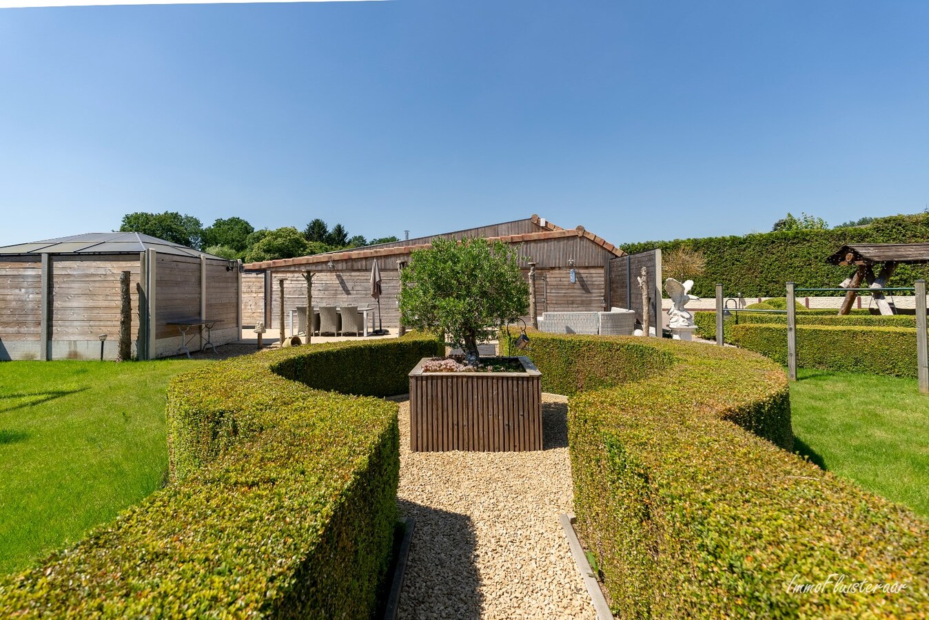 Magnifique ferme pr&#234;te &#224; emm&#233;nager avec &#233;curies et prairie d&#39;environ 1,4 ha &#224; Geetbets. 