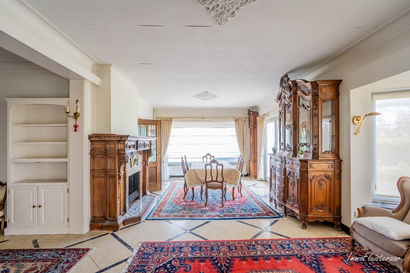 Unique property with two spacious houses on a plot of approximately 35 acres in Bilzen. 