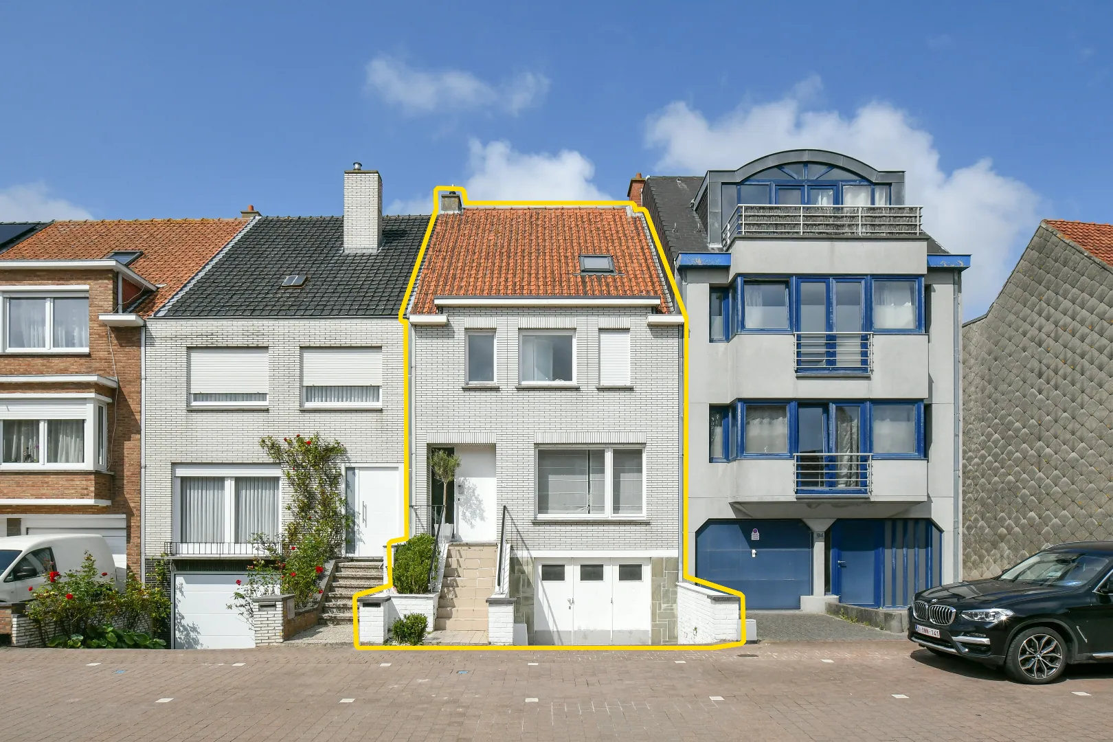 Karaktervolle bel-étagewoning met garage en tuin te Oostende (3 slpk)