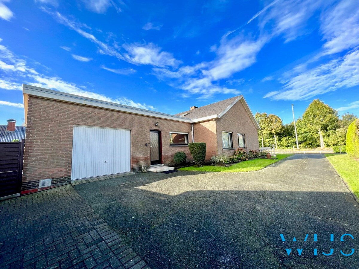 Zeer goed onderhouden woonhuis op 1.165m&#178; te ERTVELDE ! 