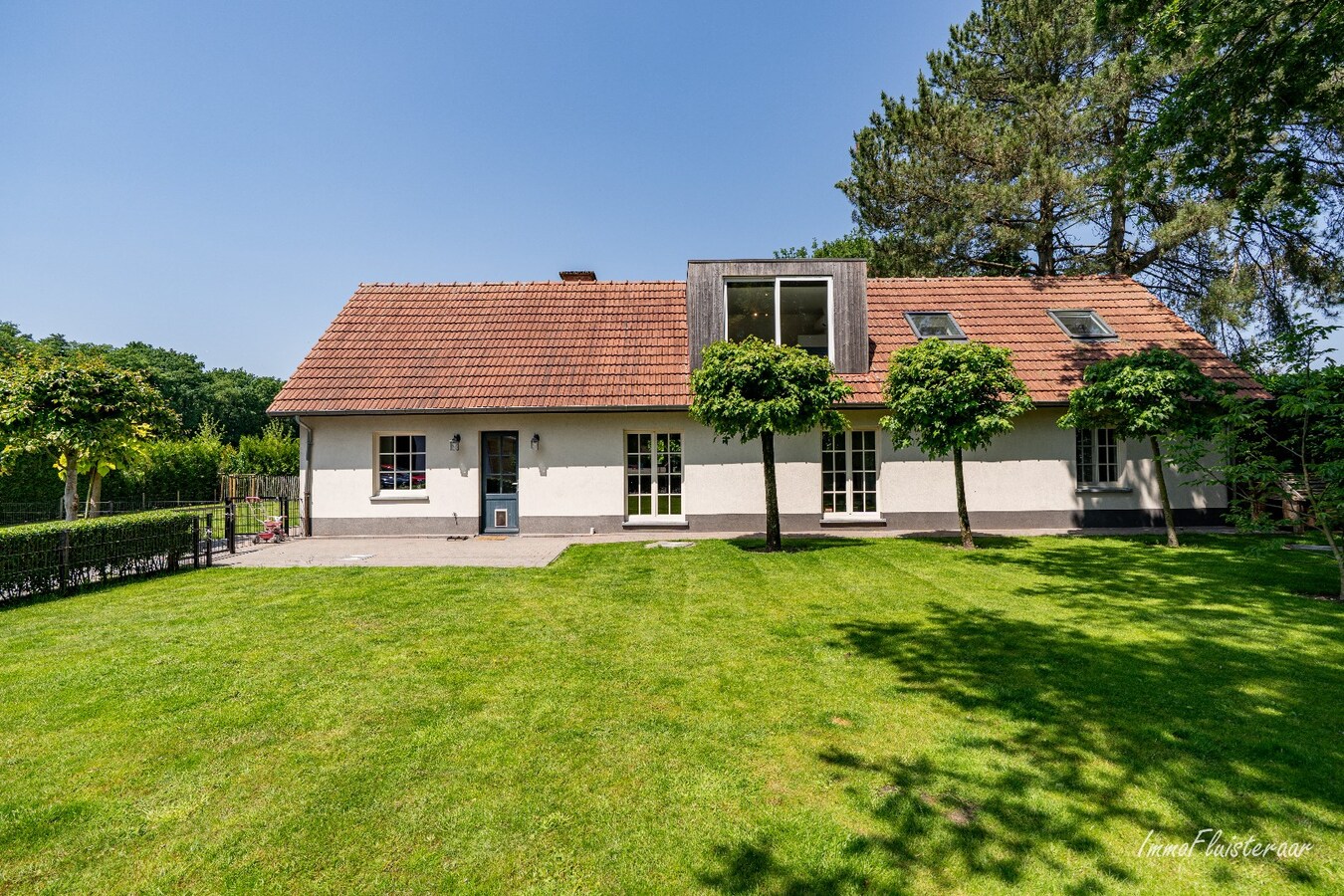 Complete horse accommodation on approximately 3.5 hectares in Helchteren 