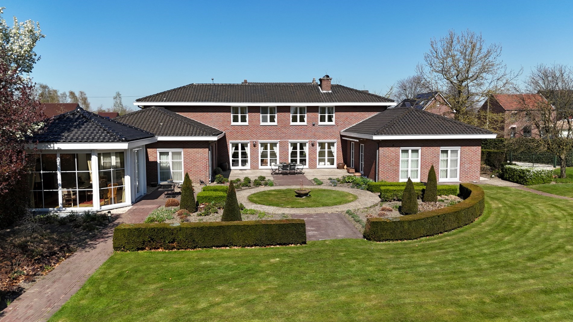 Tijdloze, stijlvolle villa met parktuin op toplocatie. 