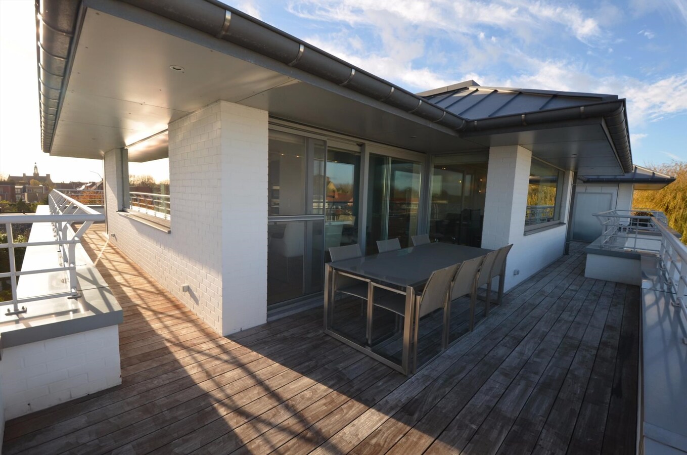 Luxueuze penthouse met garagebox in Oostduinkerke-dorp te huur op jaarbasis! 