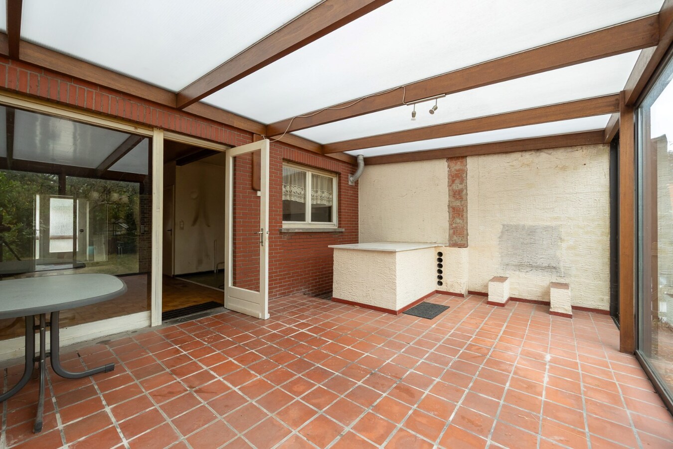 Te renoveren woning met tuin in een rustige wijk te Schoten! 