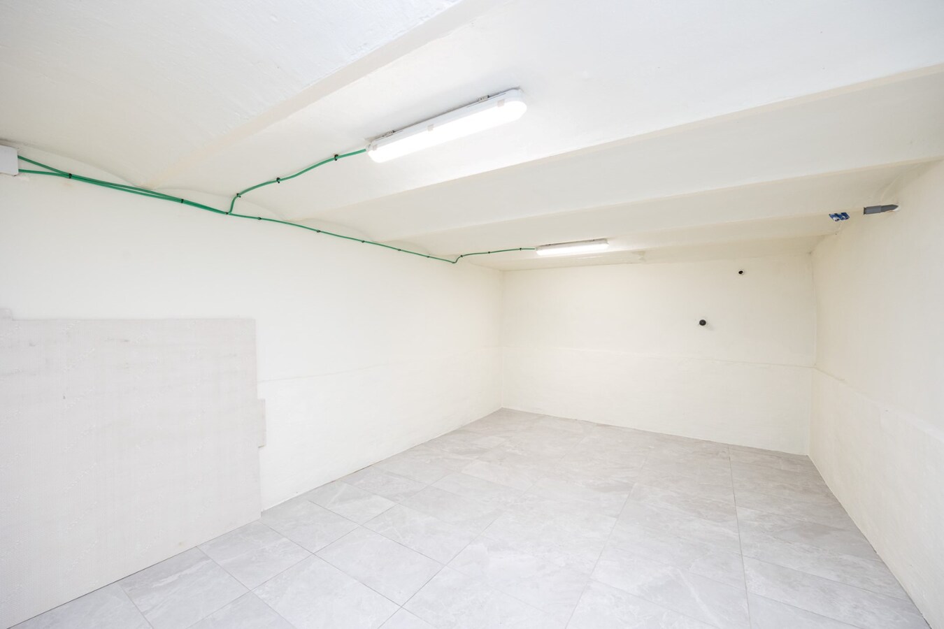 Handelspand 98 m&#178; op toplocatie in centrum Schilde 
