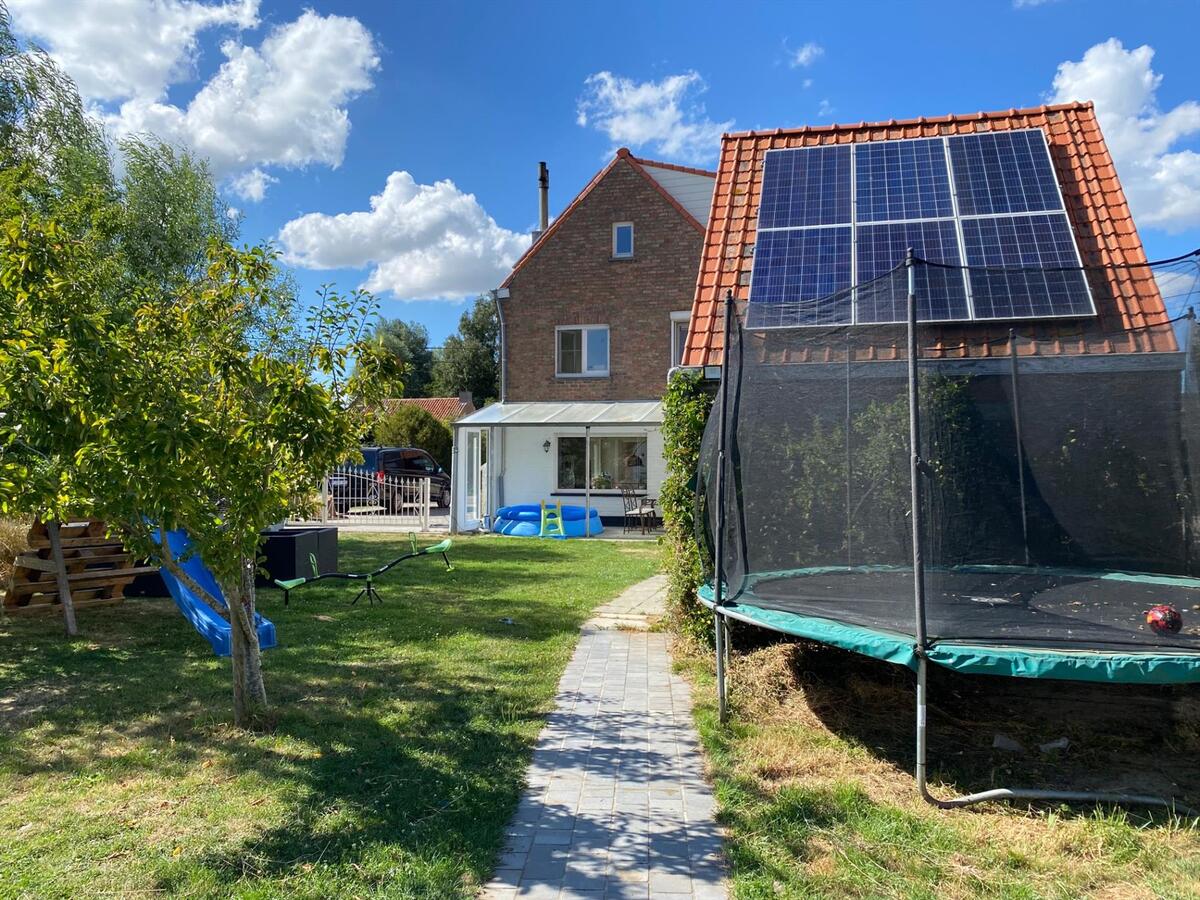 Woning met 5 slaapkamers en garage te koekelare 