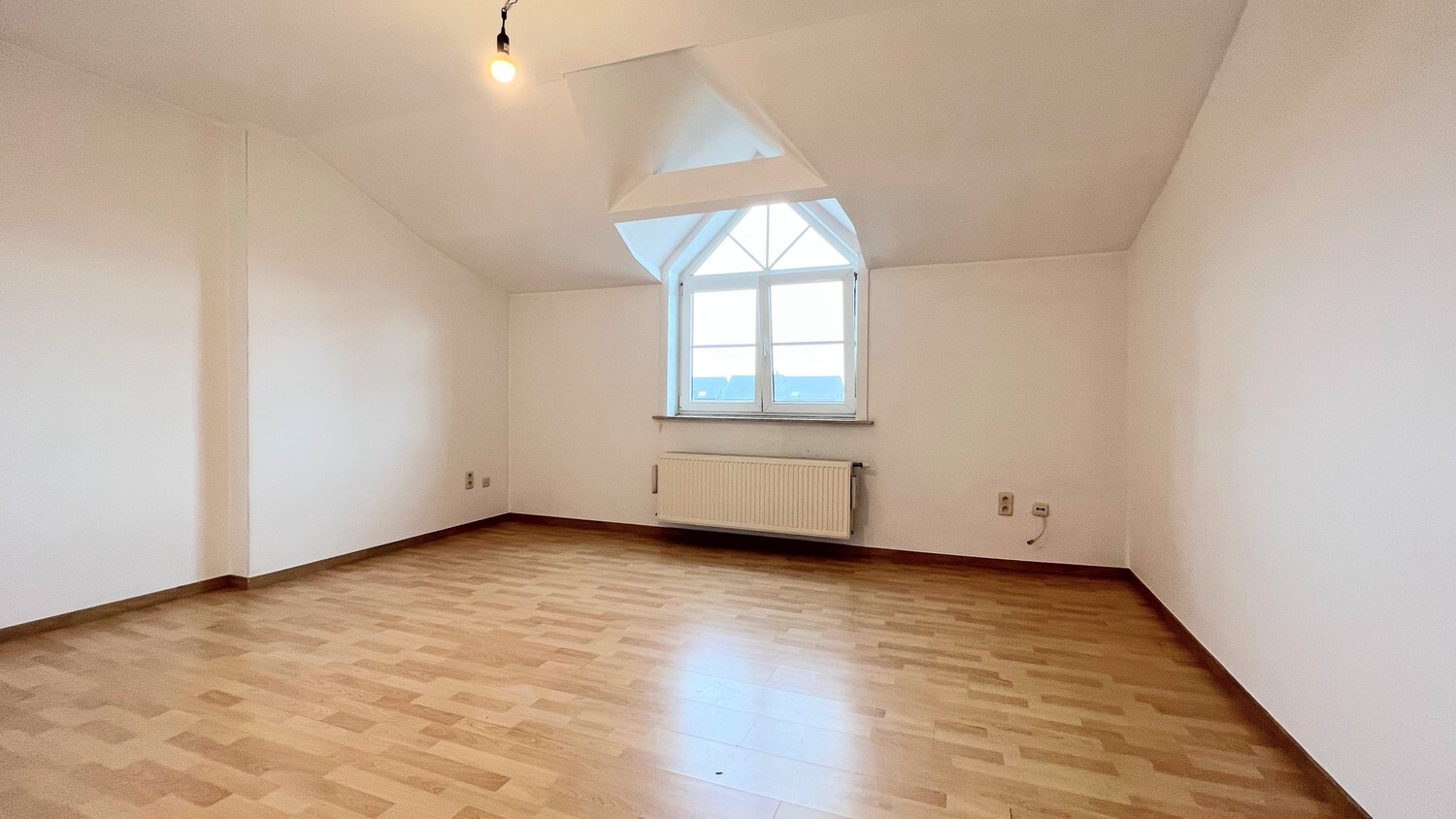 Riante, gerenoveerde woning op perceel van 1020 m&#178; op toplocatie 