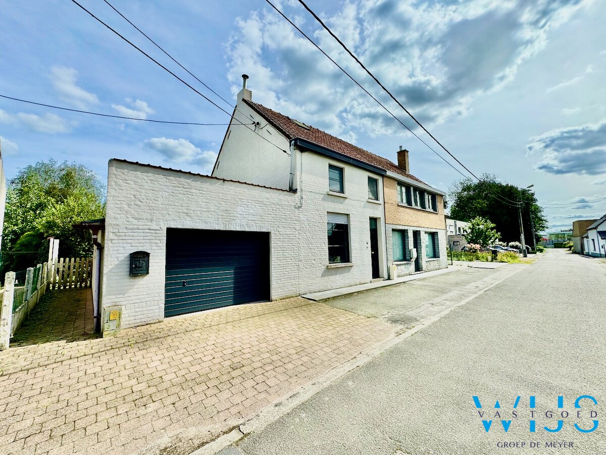 Instapklaar woonhuis op perceel van 450m&#178; te ERTVELDE ! 