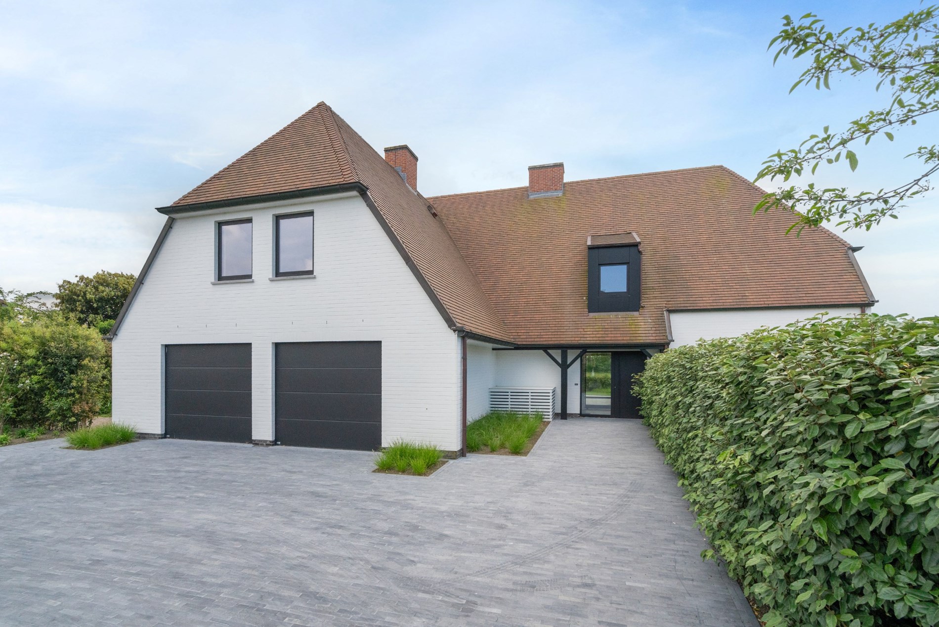 Magnifique villa individuelle r&#233;nov&#233;e avec piscine et une VUE D&#201;GAG&#201;E sur les polders. 