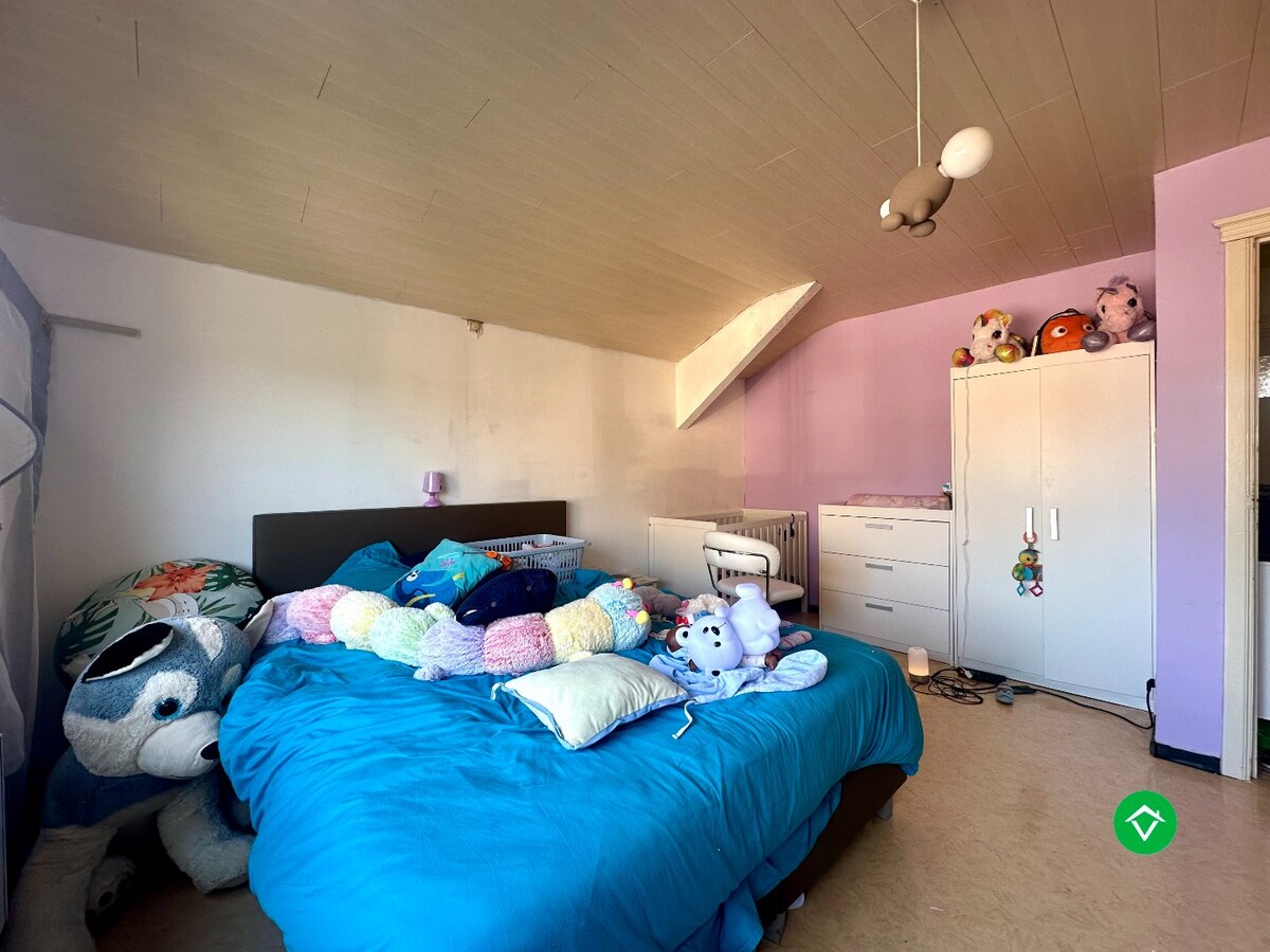Ruime gezinswoning op perceel van 1126 m&#178;  - tal van mogelijkheden! 
