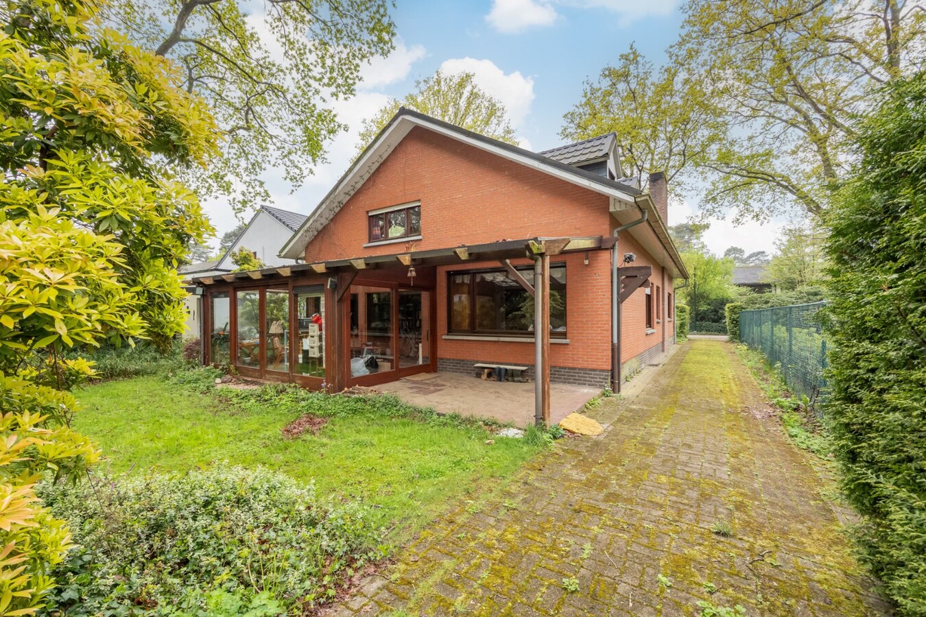 Ruime gezinswoning met 4 slaapkamers in het groene Hertebos 