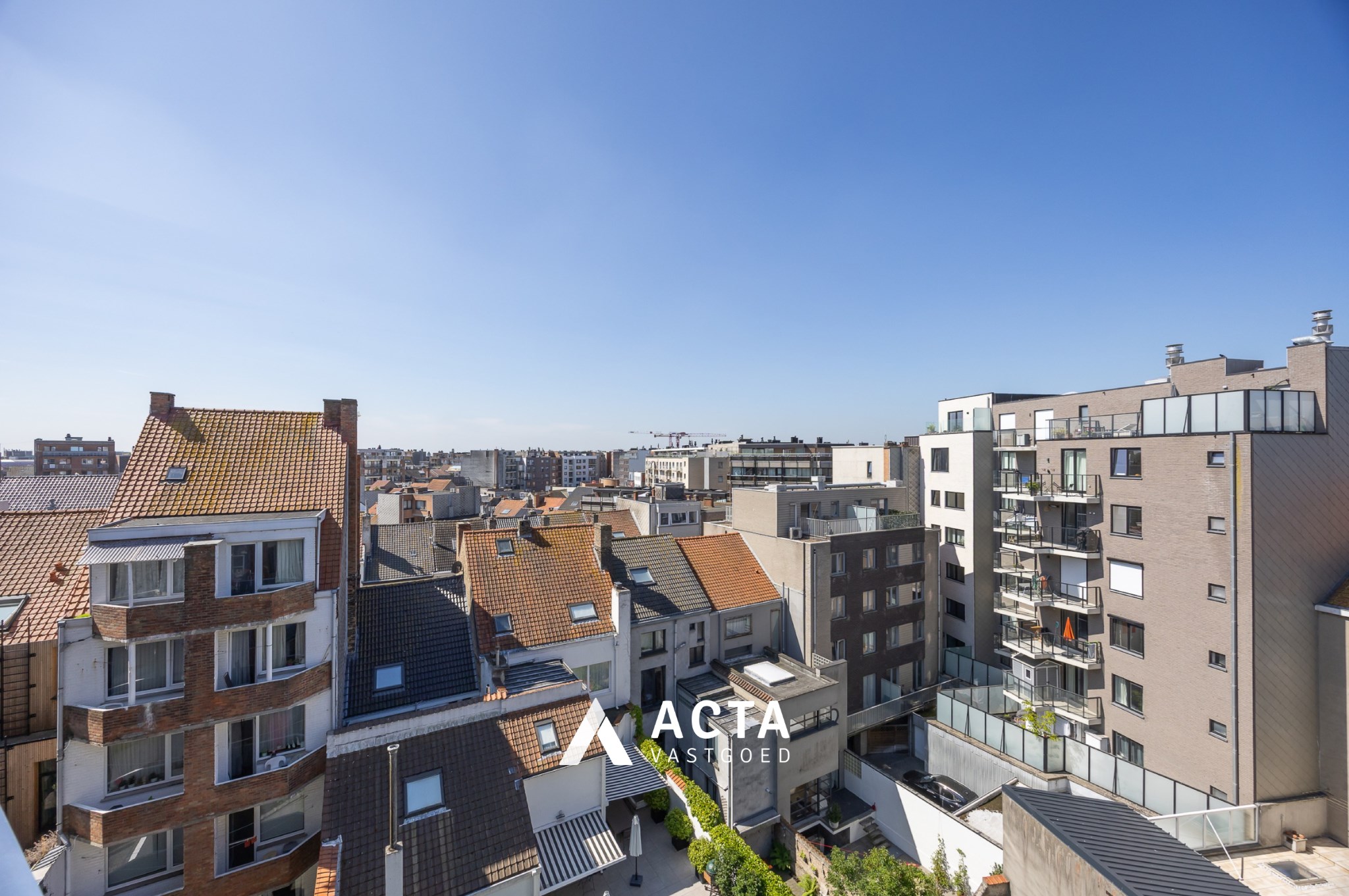 Gerenoveerd appartement op de zesde verdieping aan het Leopold I Plein 
