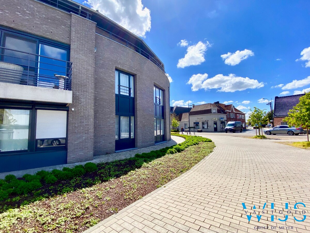 Instapklaar appartement met ruim zonneterras &amp; garage te Evergem ! 