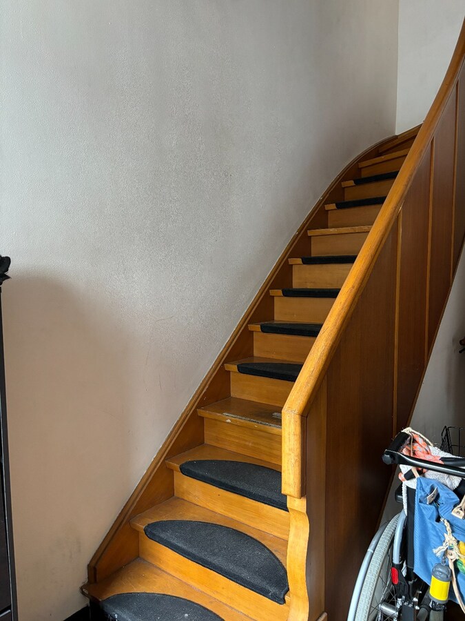 Woning in het centrum van Sint-Antonius op een perceel van 210 m&#178; met Zuid-tuin en ruime berging ca 30 m&#178; 
