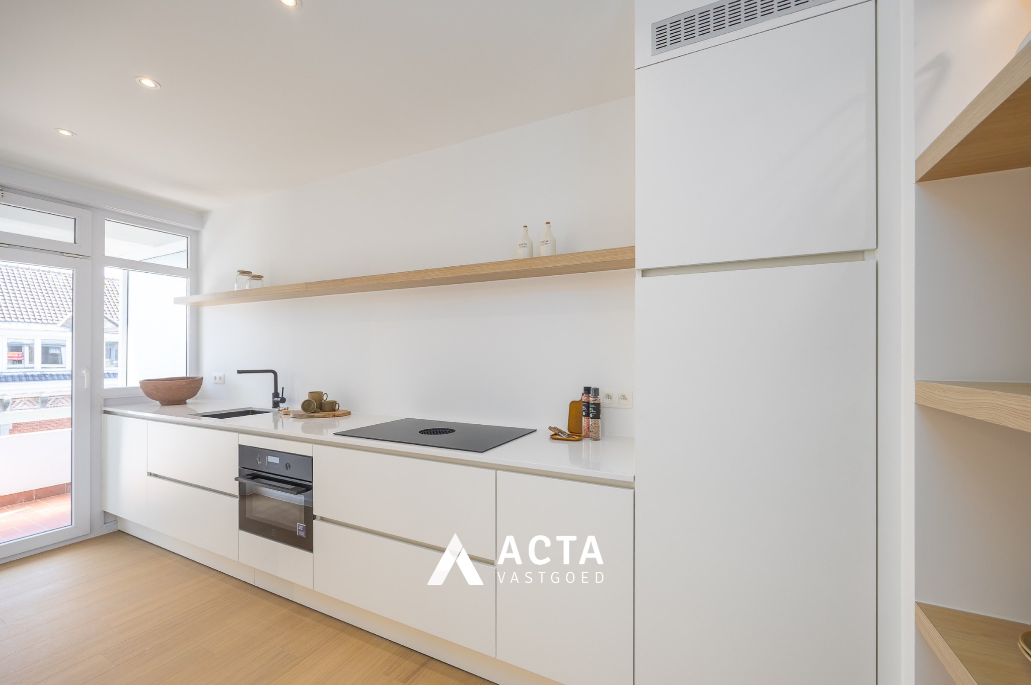 Gerenoveerd appartement op de zesde verdieping aan het Leopold I Plein 