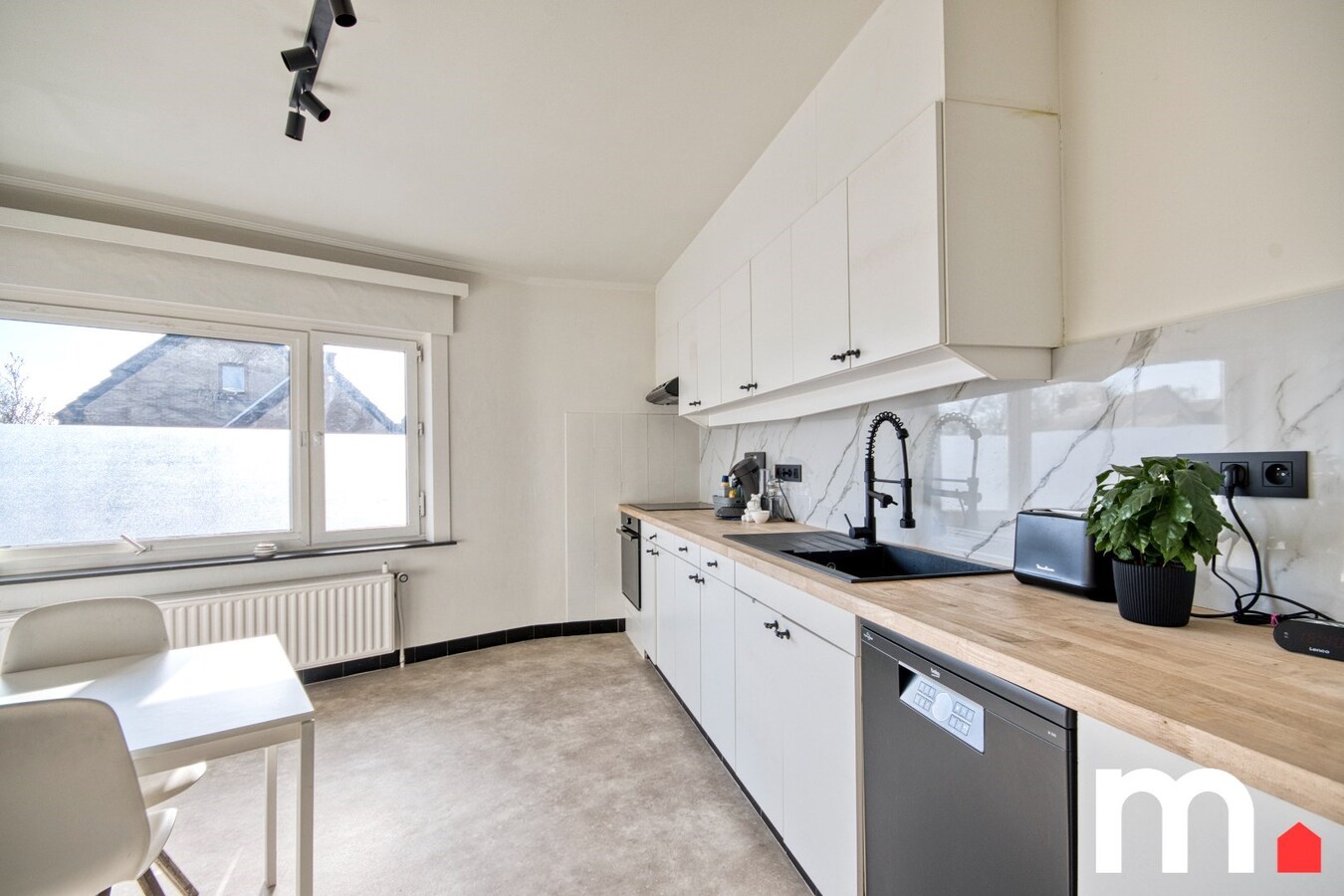 Tof &amp; Trendy bemeubeld appartement met 3 slaapkamers, 2 badkamers en garage te Heule ! 