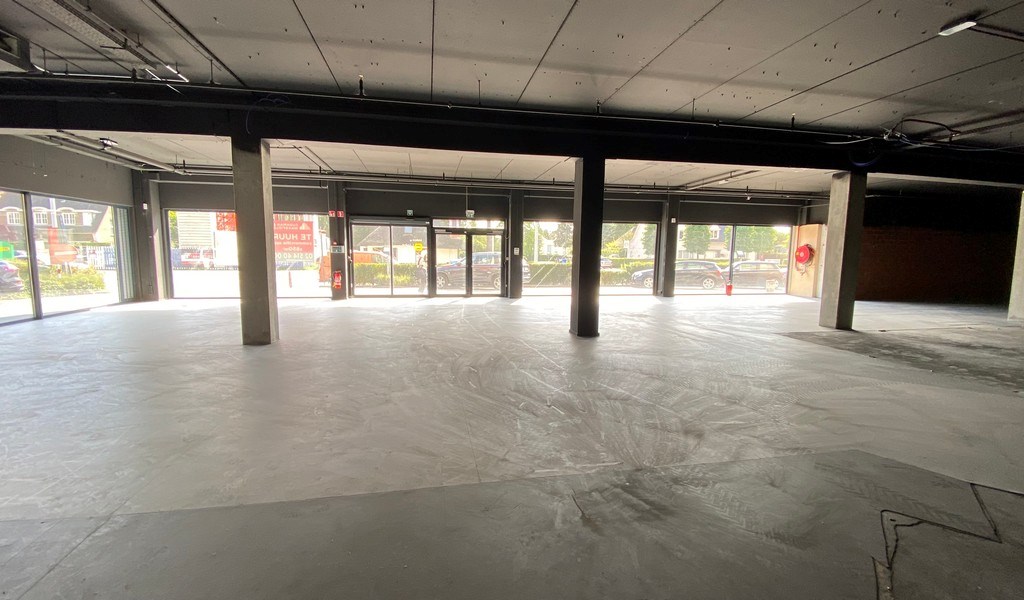 Winkel te huur langs Kortrijksesteenweg in Gent