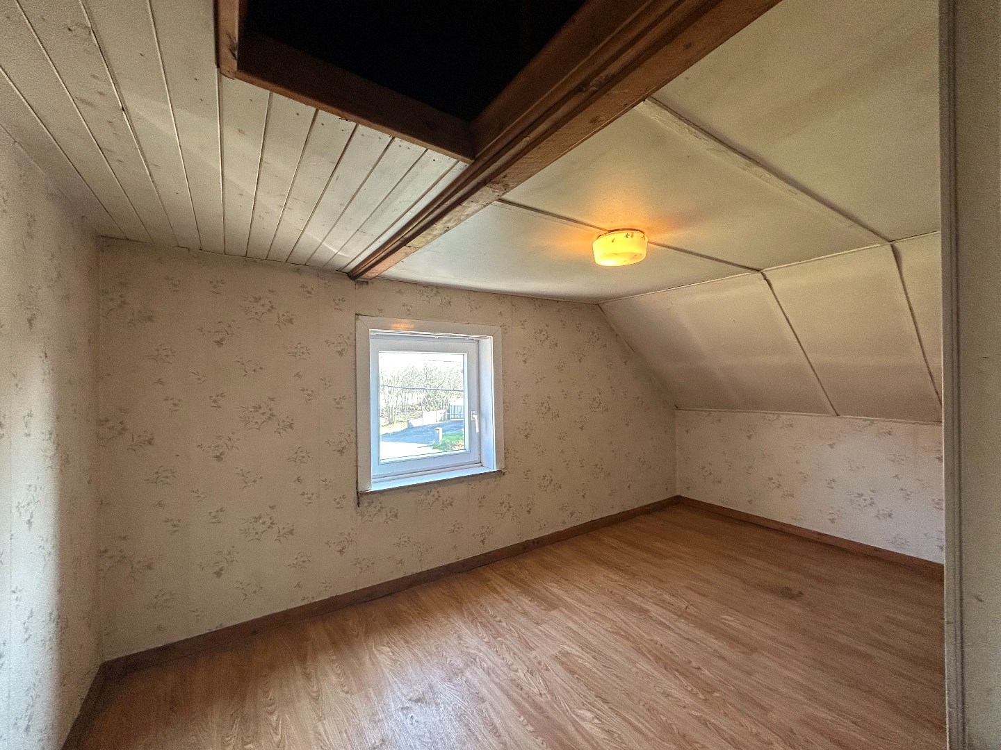 Te renoveren woning op een perceel van 1049 m&#178; in Geel 