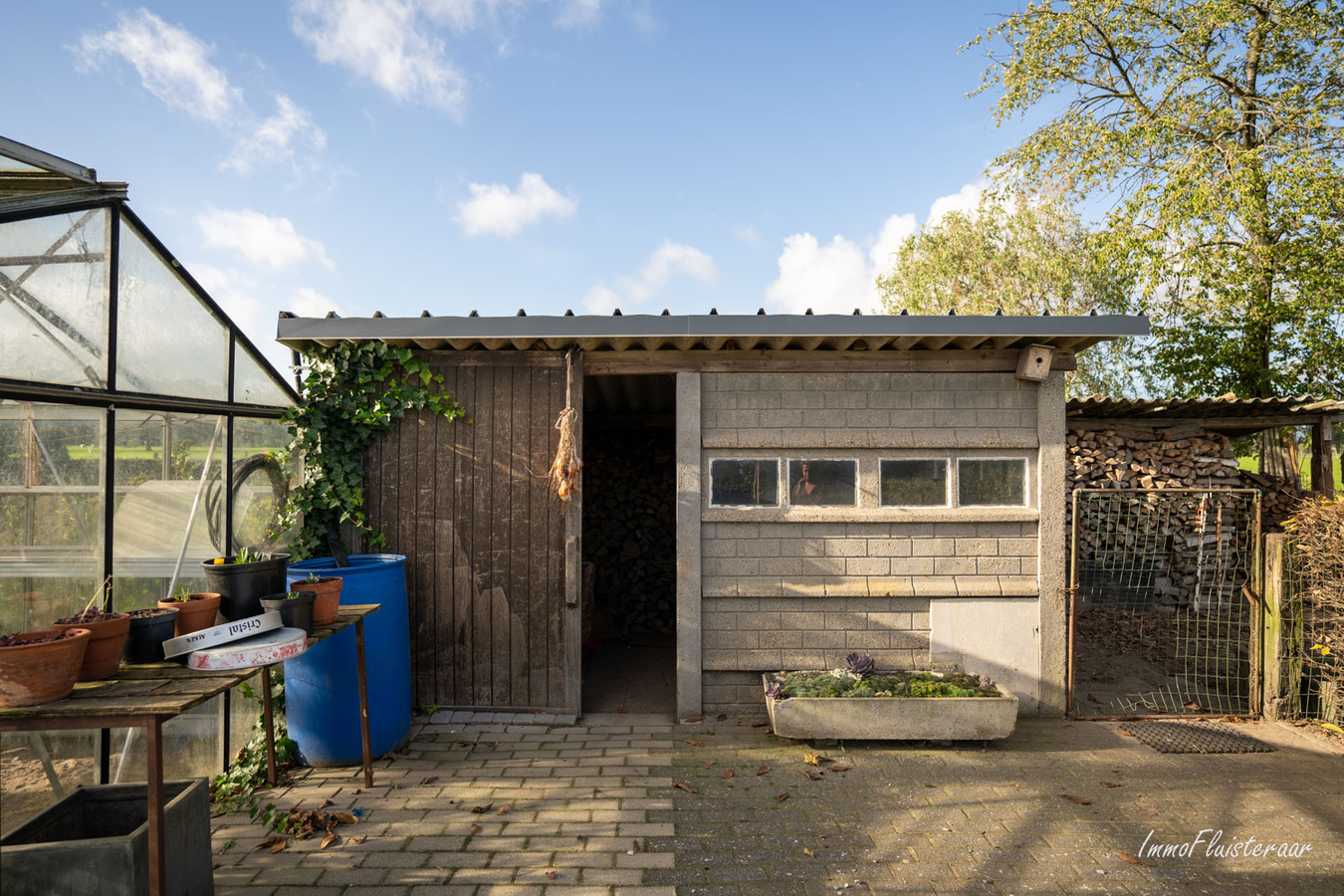 Charmante woning met stal en weide op ca. 1,5 ha gelegen te Peer. 