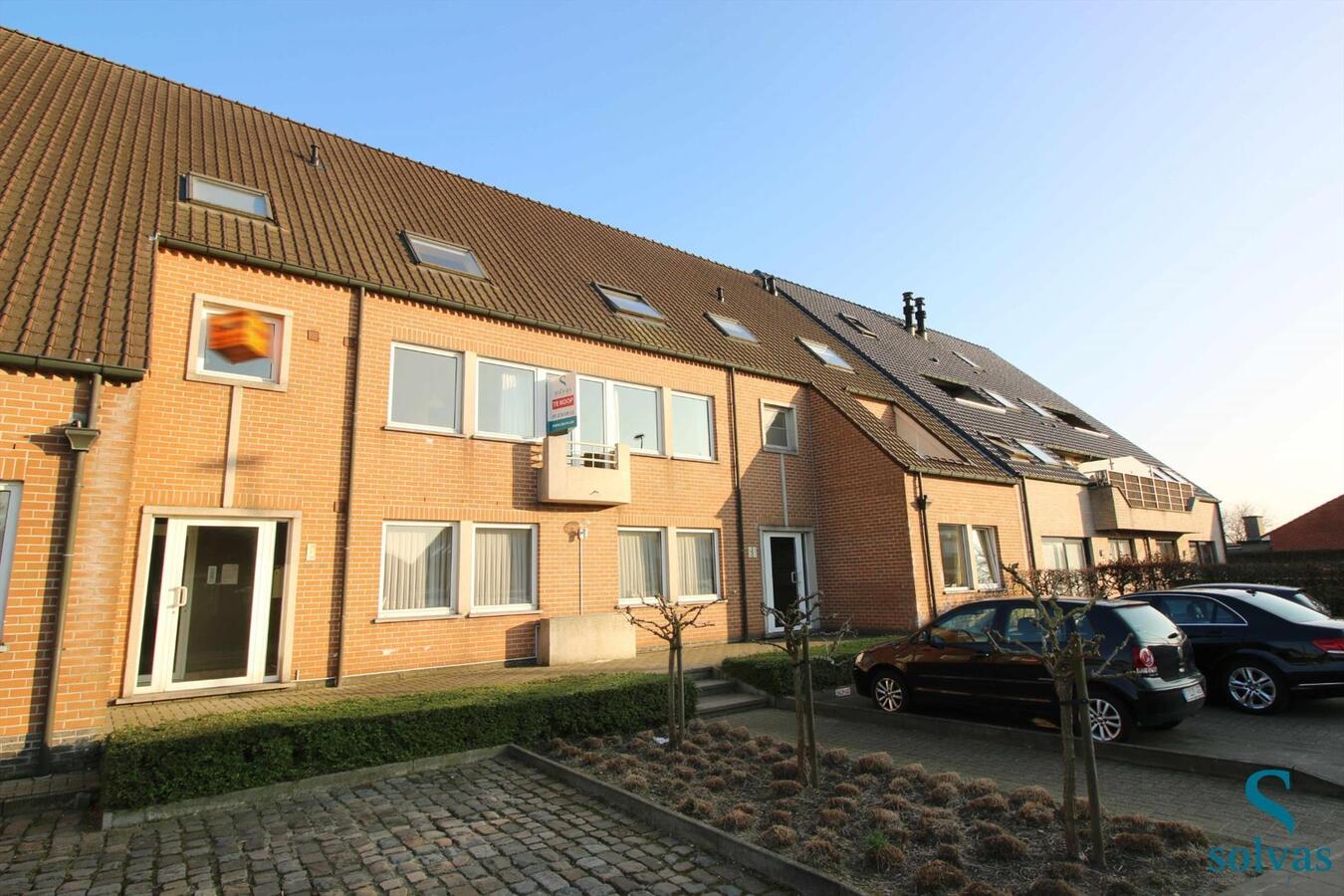 Rustig gelegen appartement met garage te Ursel! 