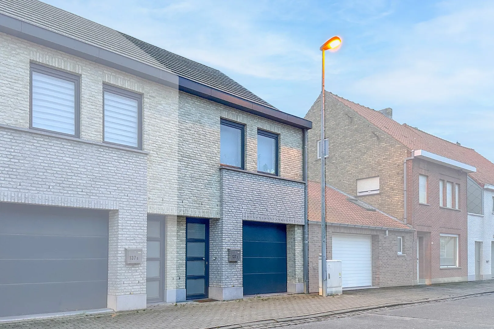 Rijwoning met tuin, garage en 3 slaapkamers in Oudenburg !