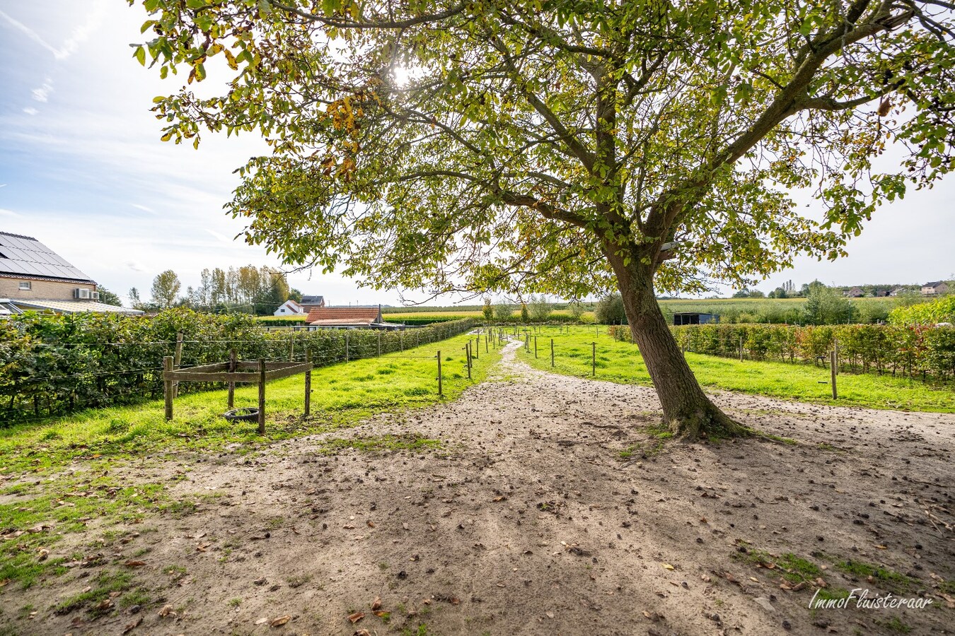 Charmante instapklare woning met paardenfaciliteiten op ca. 75a te Waanrode. 