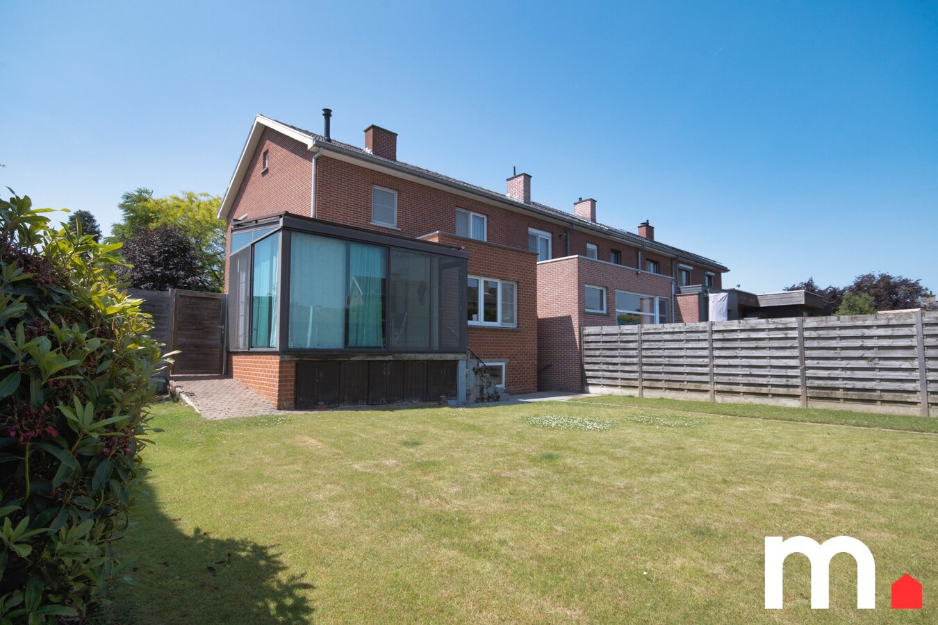 Halfopen kloeke woning met 3 slaapkamers en zonnige tuin in Heule. ! 