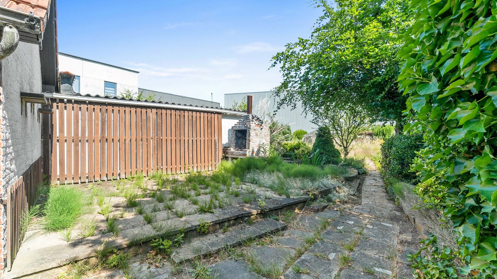 AARSCHOT - Ruime woning met 3 slk, tuin en garage 