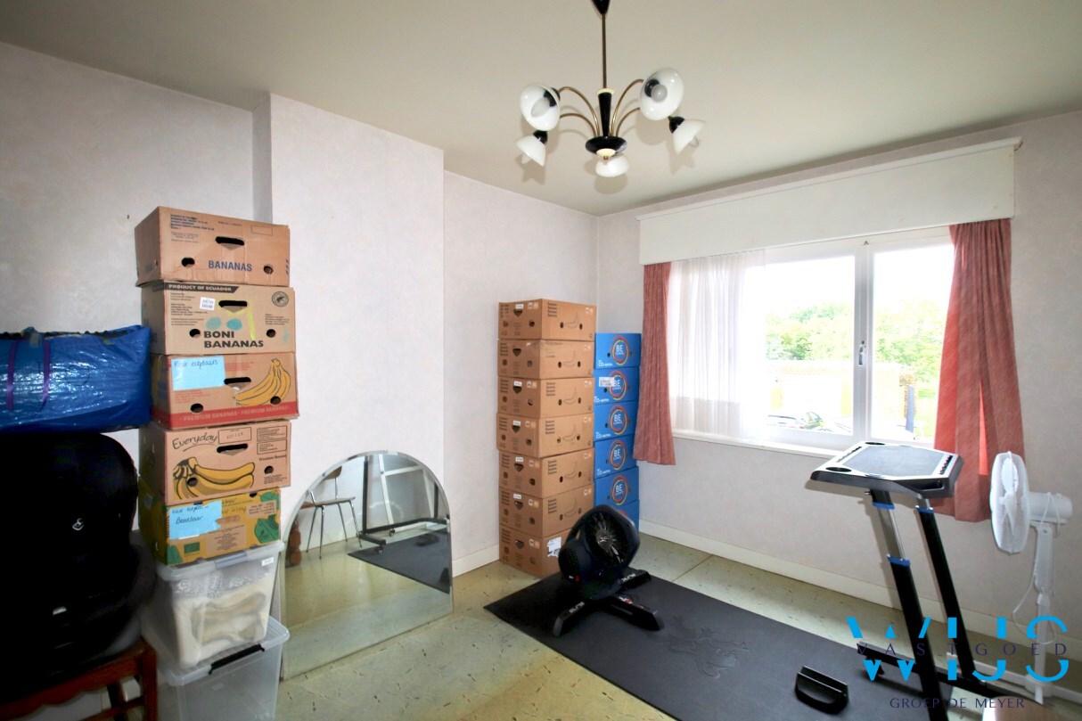 Stevig woonhuis op TOPlocatie te Waarschoot ! 