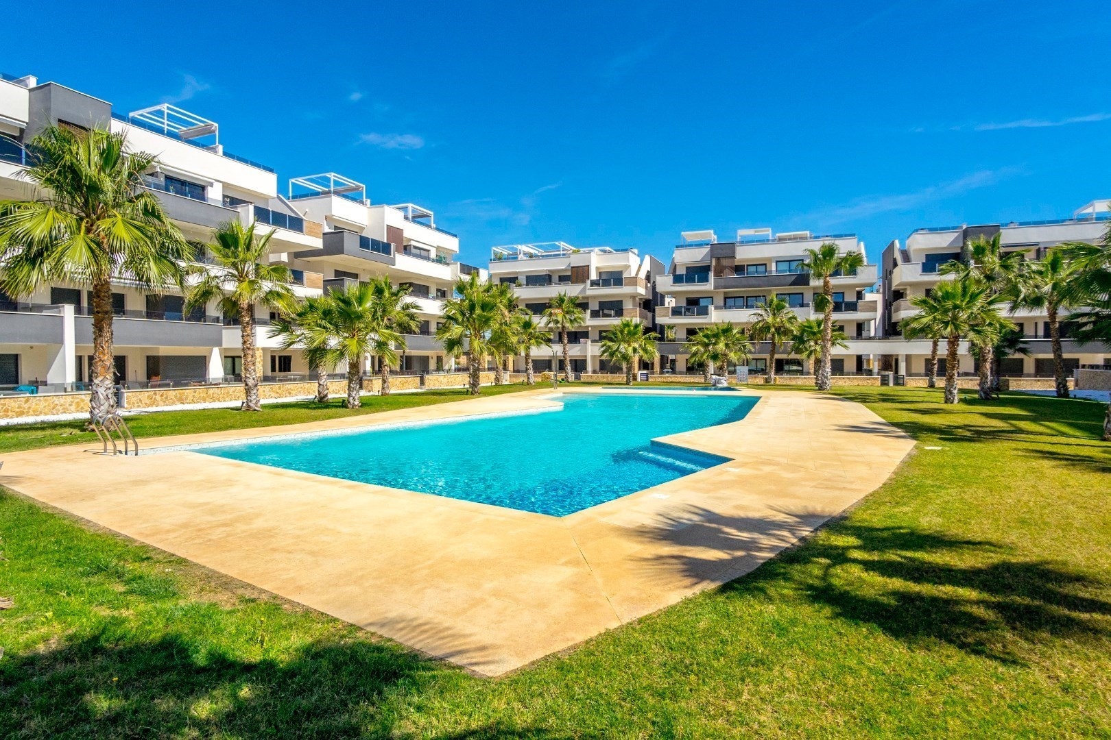 SPECIALE AANBIEDING Volledig ingericht nieuw appartement - direct beschikbaar! 
