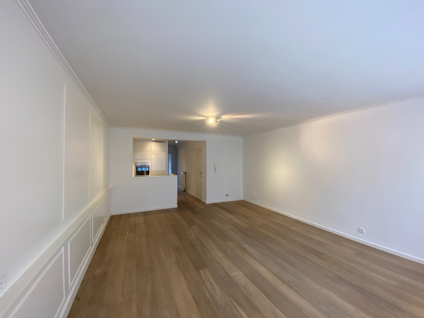 Centraal gelegen appartement met 2 slaapkamers, balkon en garage! 