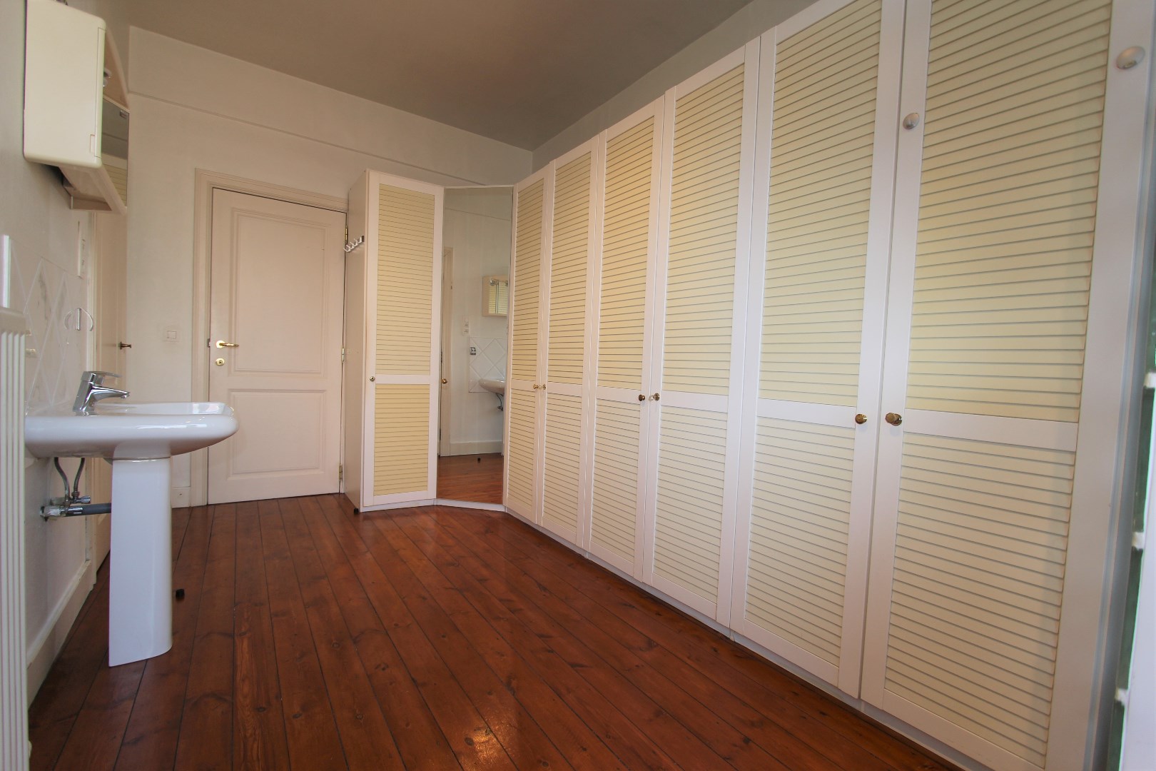 RUIM DUPLEX APPARTEMENT MET DAKTERRAS 