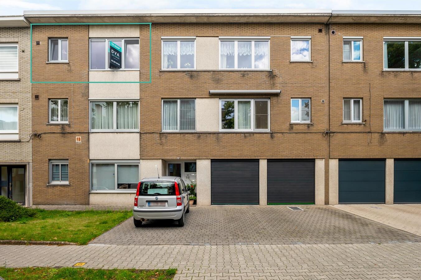 Gerenoveerd appt. met 3 slpk en terras in de Buizegemwijk! 