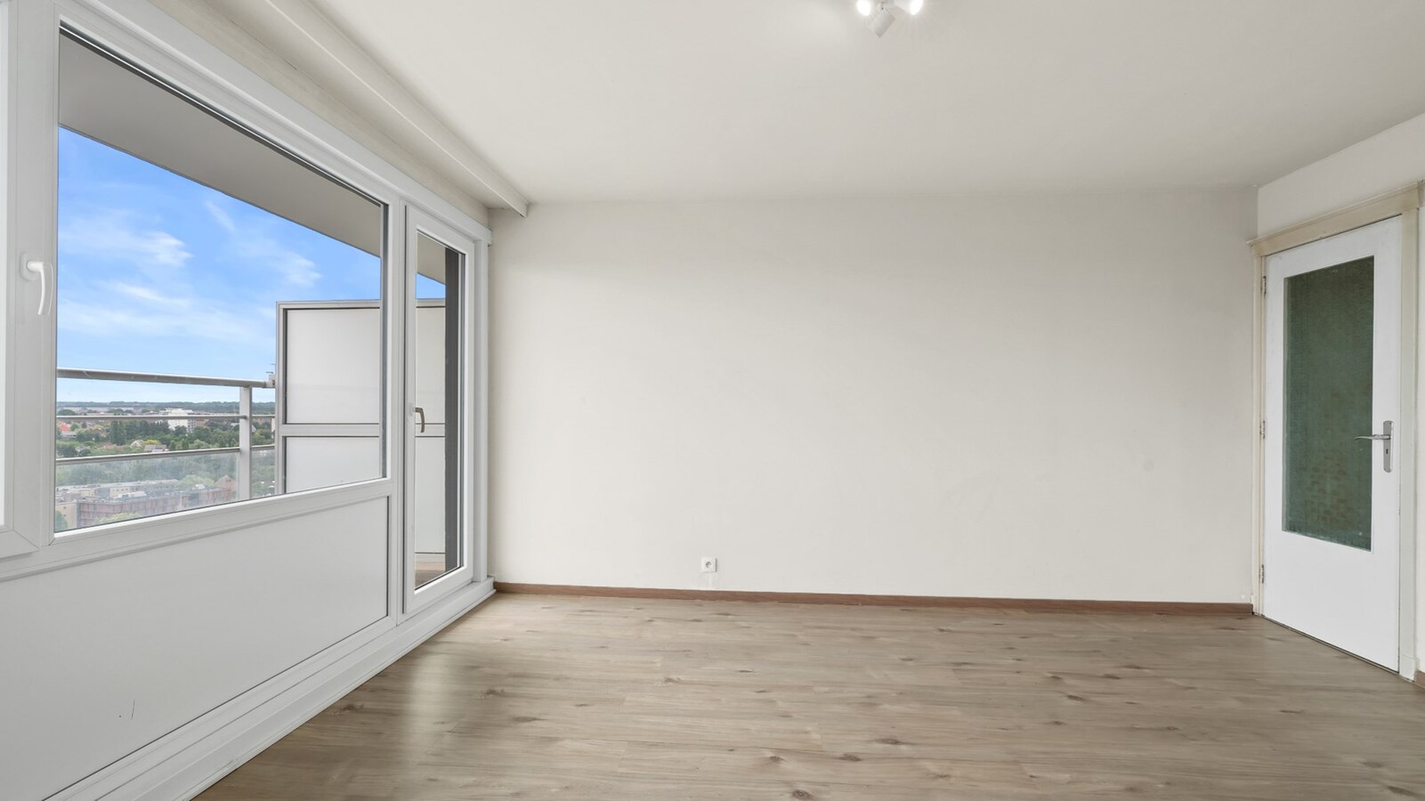 HEVERLEE - grote studio met panoramisch zicht en groot terras 