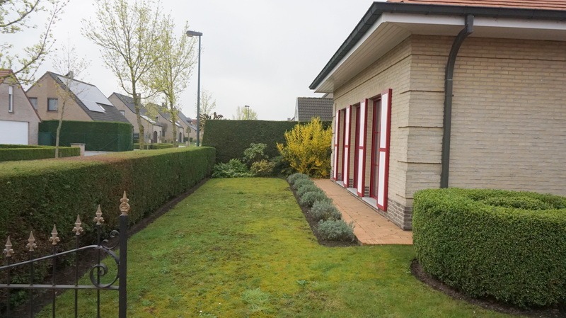 Ruime half open bungalow met 3 slaapkamers 