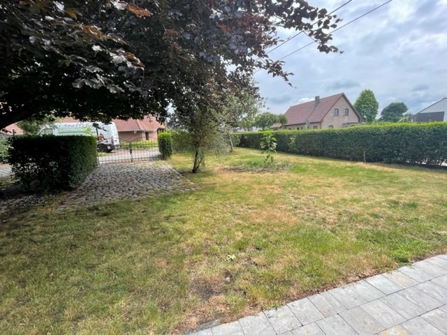 Ruim appartement met &#233;&#233;n slaapkamer , tuin en terras rustig gelegen in Geel! 