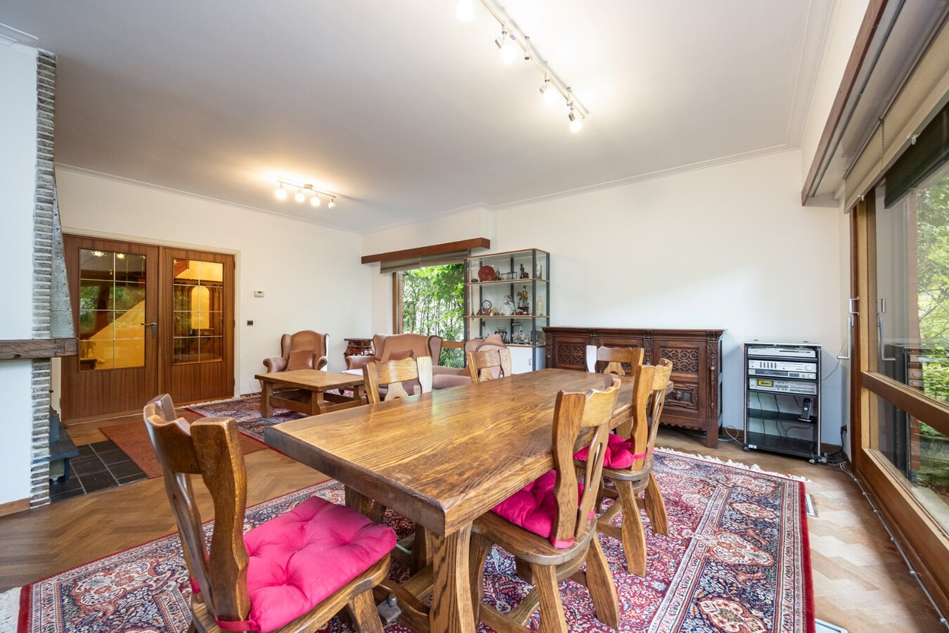 Ruime gezinswoning met 4 slaapkamers in het groene Hertebos 