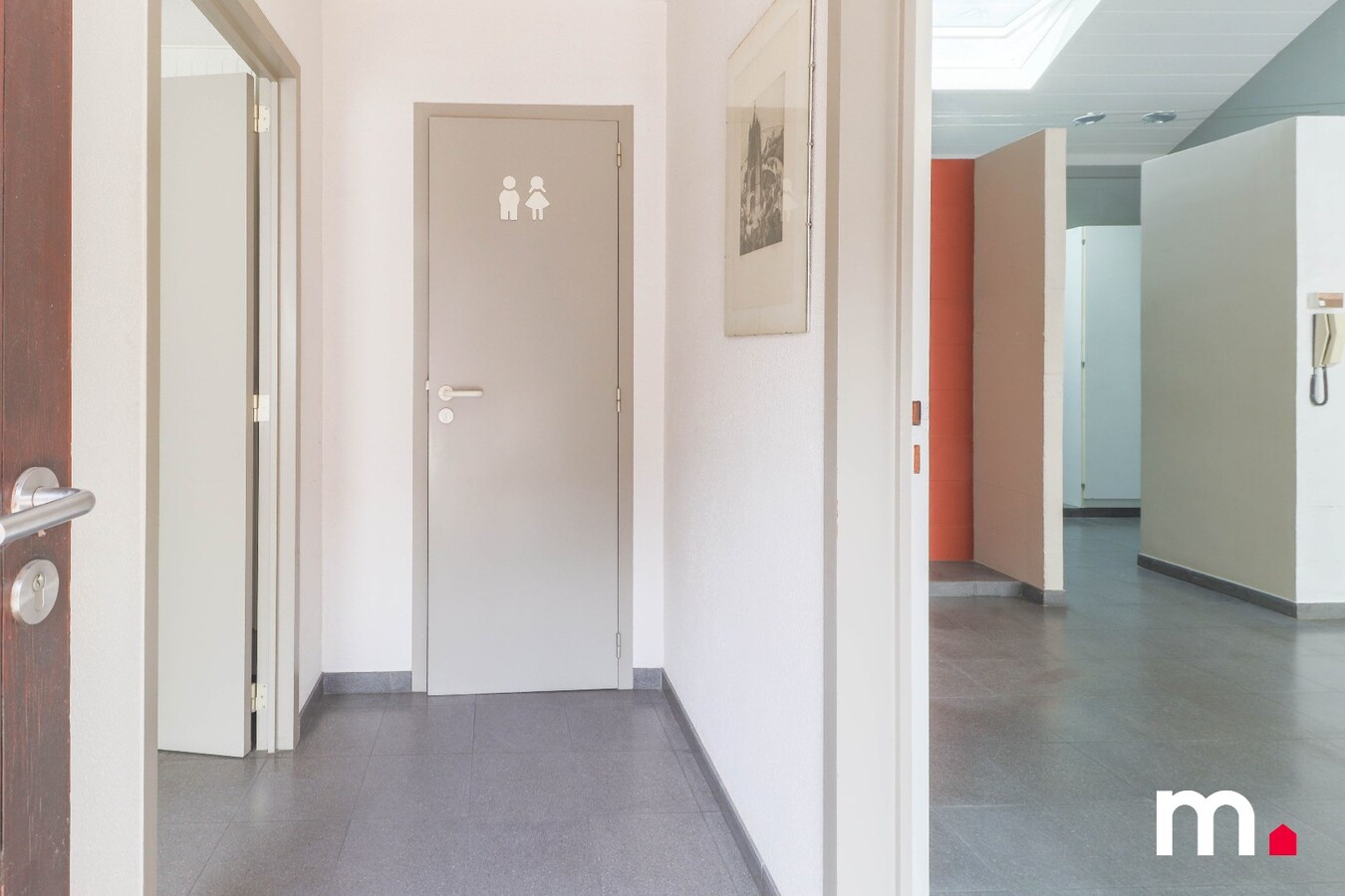 Topper te Heule! Praktijk met wachtzaal op commerci&#235;le ligging! 