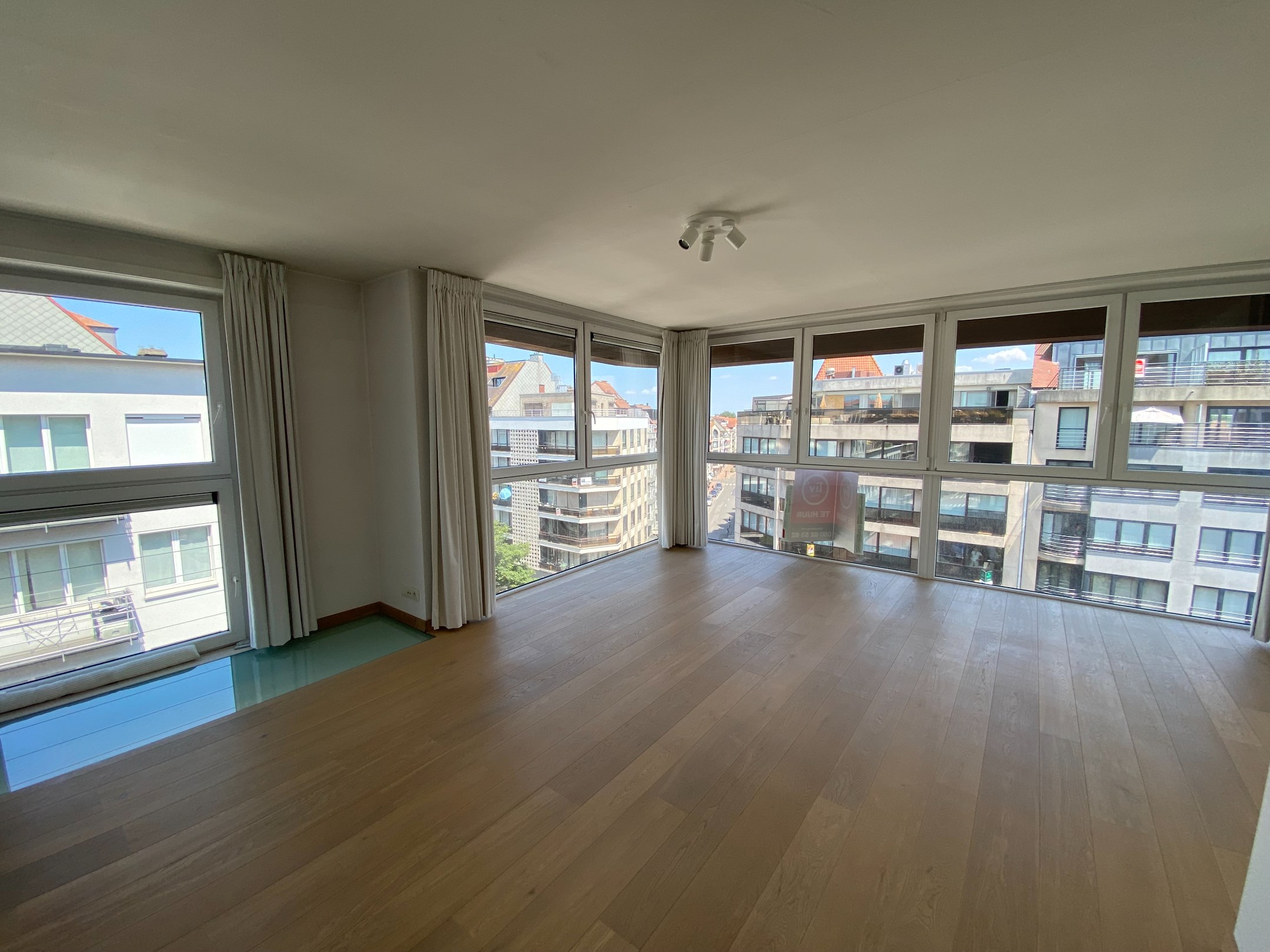 NON MEUBL&#201; - Appartement en duplex au centre de Knokke-Heist avec 2 chambres &#224; coucher 