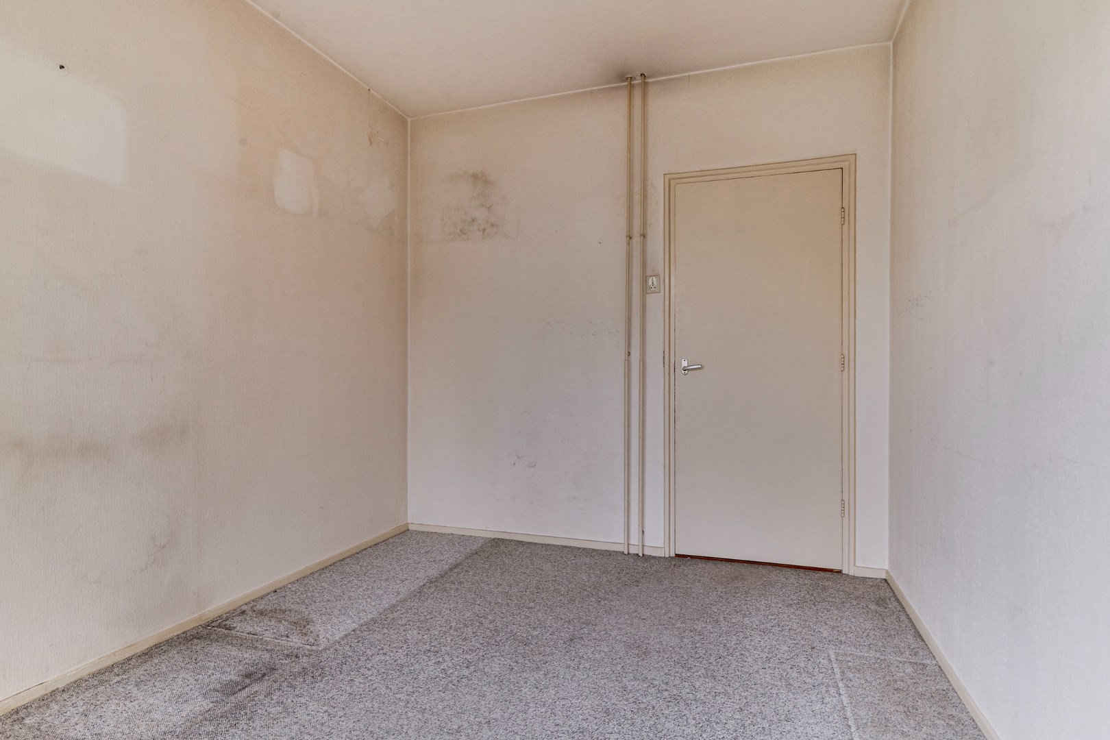 Handige starters  opgelet dit is uw kans ! 3 kamer appartement van 74 m2 op de 1e etage op Top locatie. 