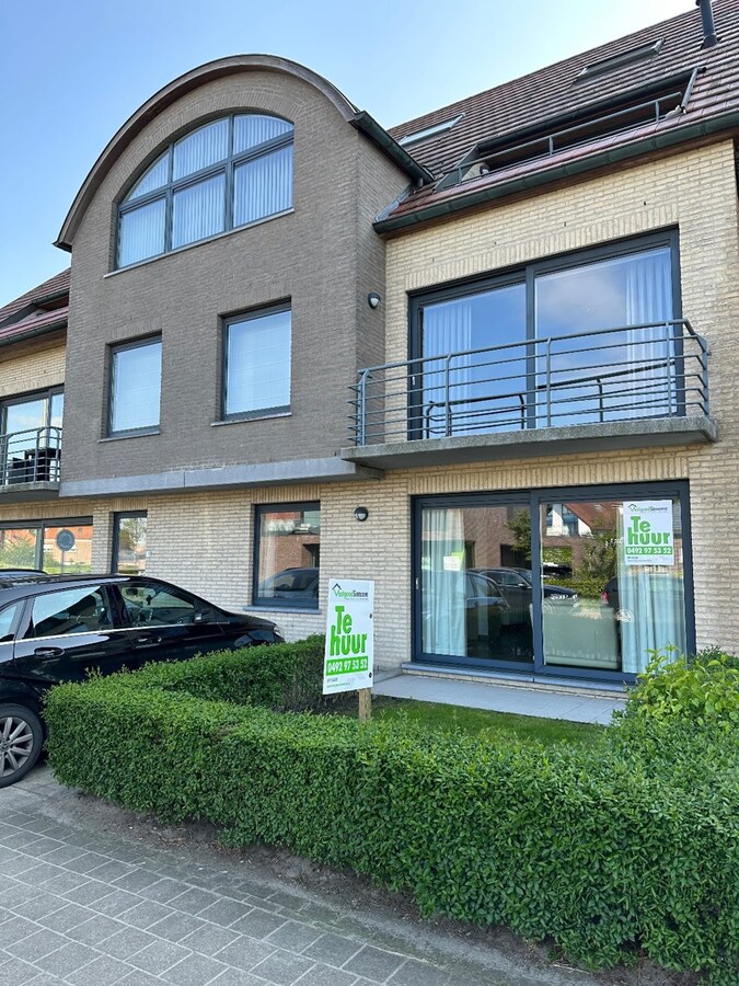 Appartement met autostaanplaats en garage te Koekelare 