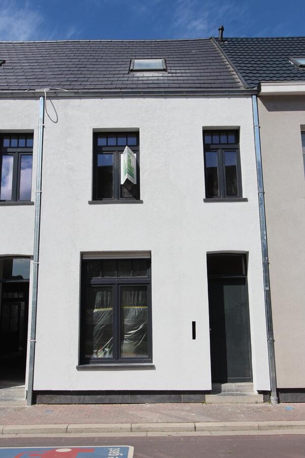 Volledig vernieuwde woning met 3 slaapkamers te Roeselare 