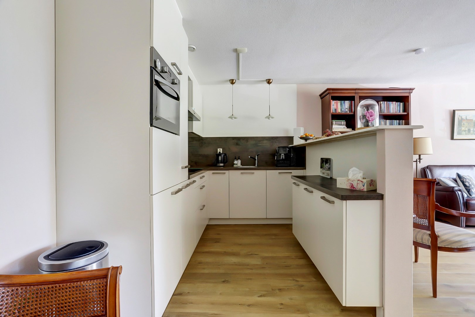 Op een fantastische locatie gelegen 3-kamer woning op de 1e etage met uitzicht op &quot;de Vijver&quot; van Prinsenland. 