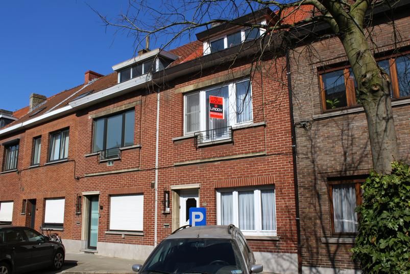 Residentieel gelegen, mooie instapklare woning met heerlijk zonnige koer 